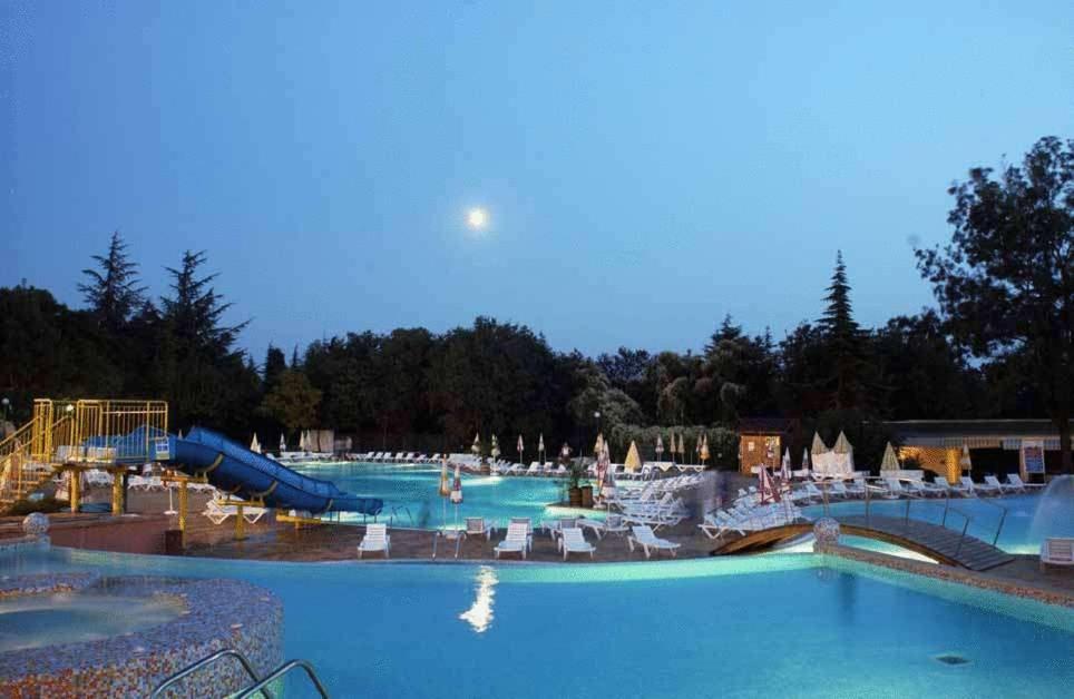Hotel Com Albena Exterior photo